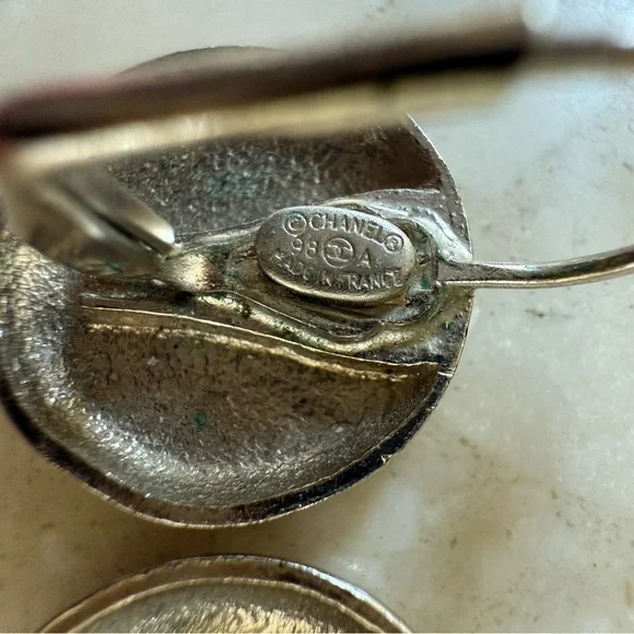 CHANEL Used CC Logos Pierced Earrings Silver 98A Vintage Authentic - Picture 4 of 7